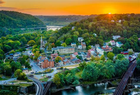 14 Most Scenic West Virginia Towns .